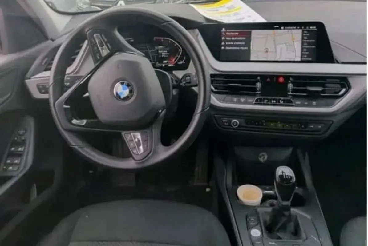 Usado BMW 118 136 CV (100 kW) 2023 Negro Utilitario