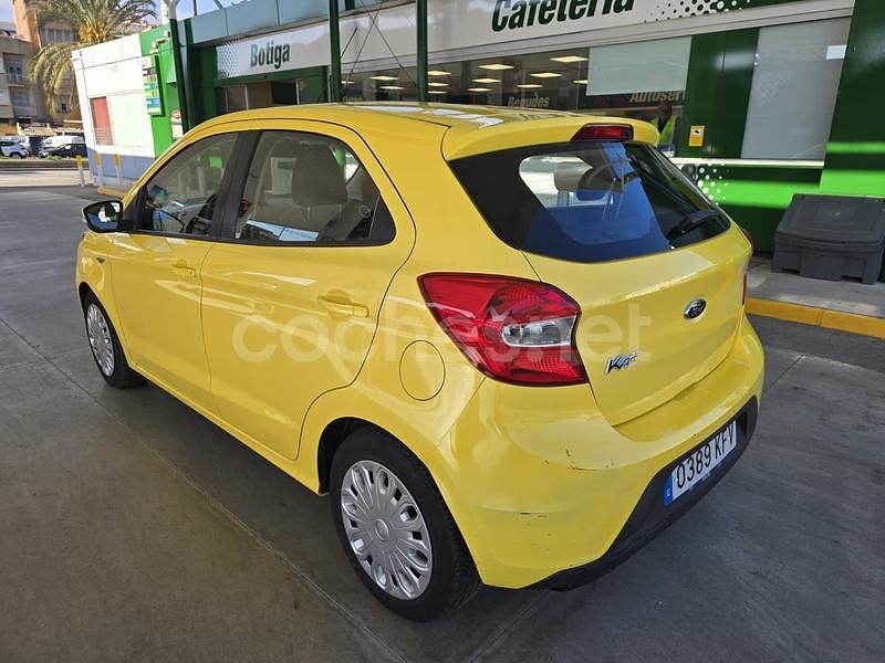 Usado Ford Ka Plus 70 CV (51 kW) 2017 Amarillo Utilitario