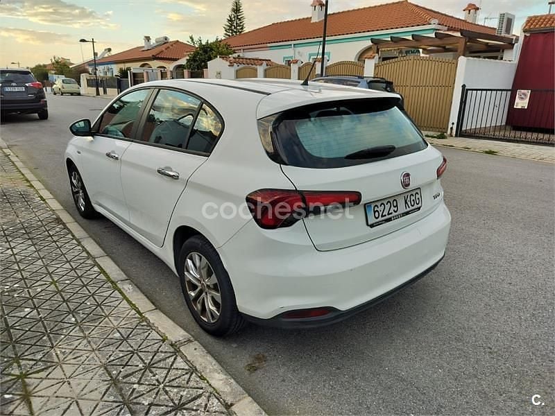 Begagnad Fiat Tipo Easy 95 HK (69 kW) 2017 Vit Sedan
