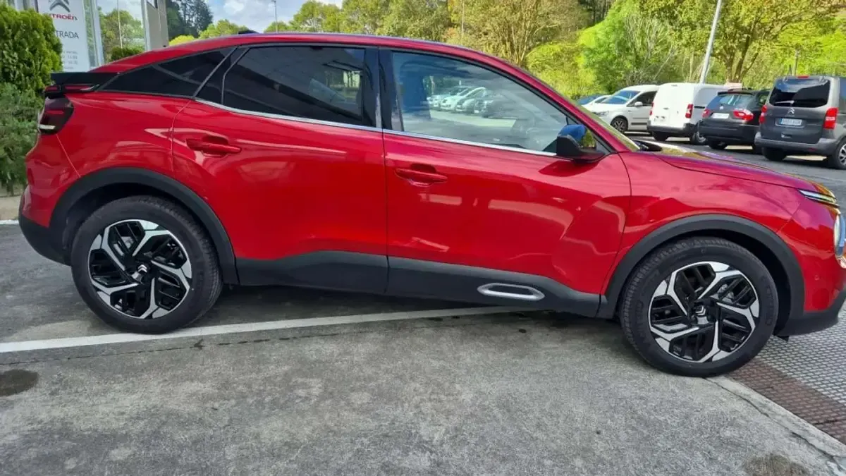 Usado Citroën C4 131 CV (96 kW) 2024 Rojo SUV