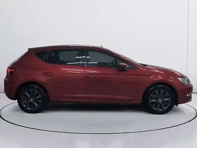 Usado Seat Leon Style 115 CV (84 kW) 2019 Rojo Berlina