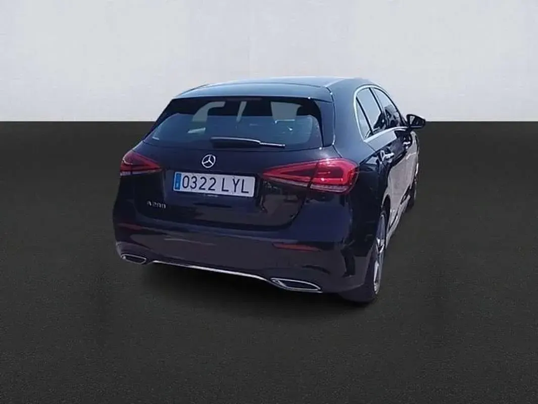 Usado Mercedes A200 163 CV (119 kW) 2022 Negro Berlina