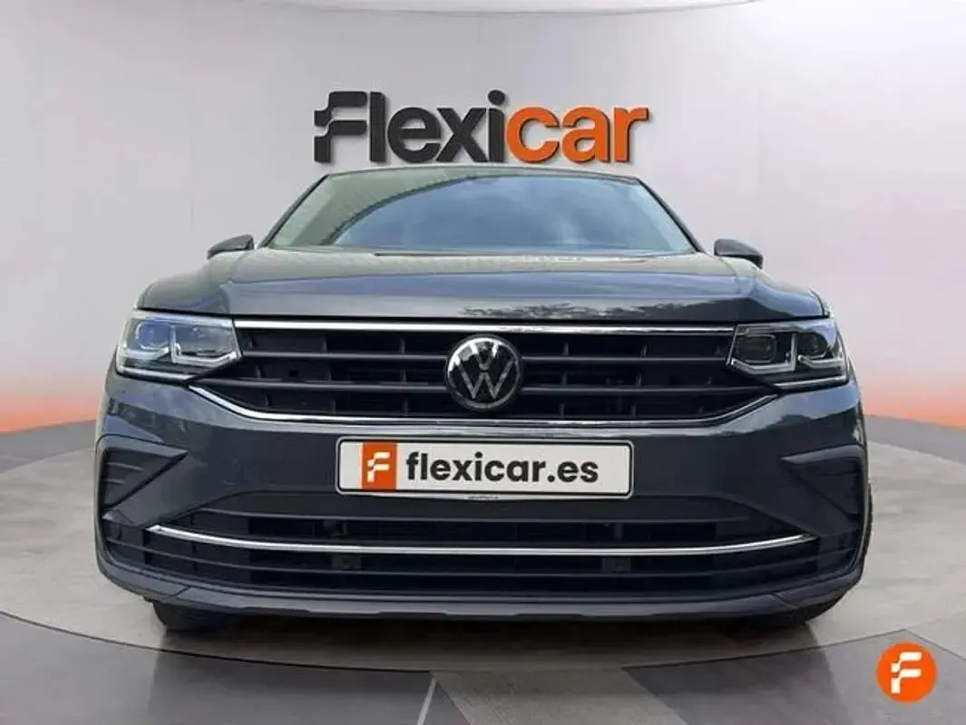 Usado VW Tiguan Life 150 CV (110 kW) 2022 Azul SUV