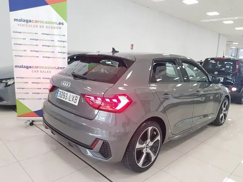 Usado Audi A1 Sportback 95 CV (69 kW) 2022 Gris / plata Utilitario