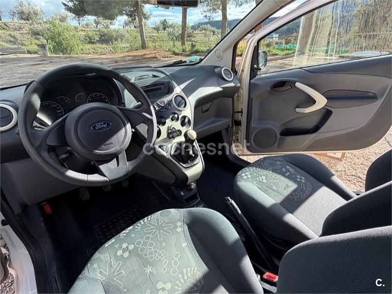 Usado Ford Ka Titanium 69 CV (50 kW) 2015 Blanco Berlina