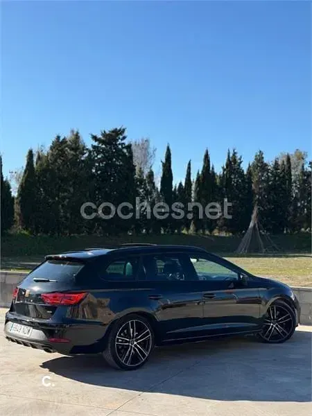 Usado Seat Leon ST 4Drive 300 CV (220 kW) 2019 Negro Familiar