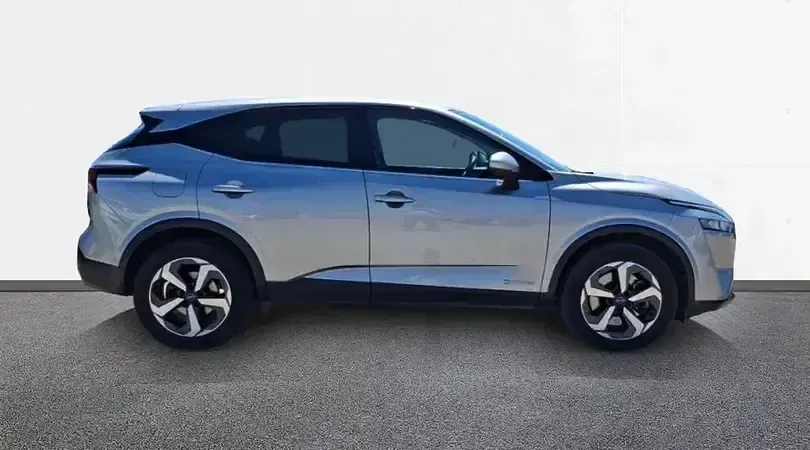 Usado Nissan Qashqai N-Connecta 190 CV (139 kW) 2023 Diamond silver (metalizado) SUV