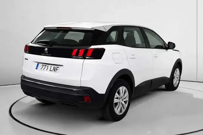 Usado Peugeot 3008 Active 131 CV (96 kW) 2021 Blanco SUV