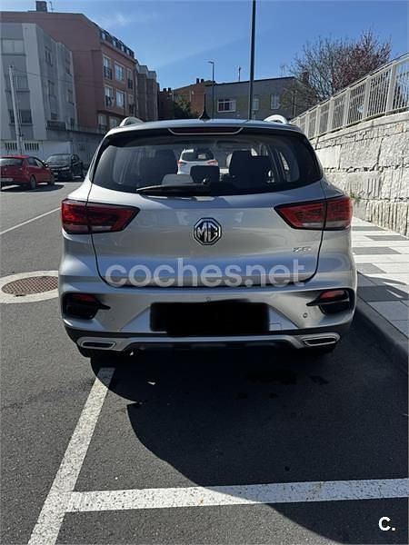 Usado MG ZS Comfort 106 CV (77 kW) 2022 Gris / plata SUV