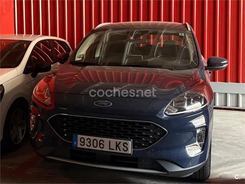Usado Ford Kuga Trend 120 CV (88 kW) 2020 Azul SUV