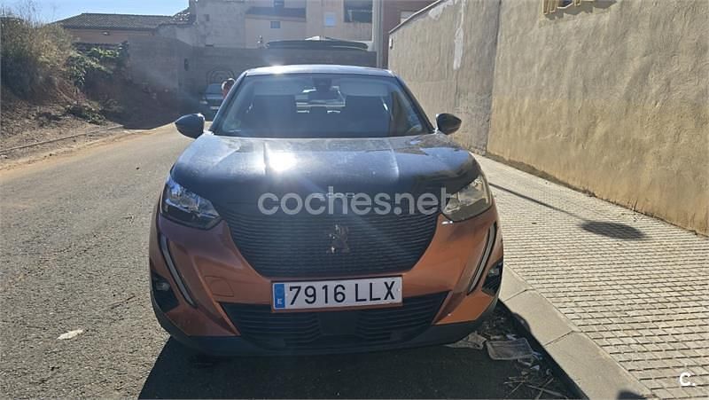 Usado Peugeot 2008 Allure 110 CV (80 kW) 2021 Naranja SUV
