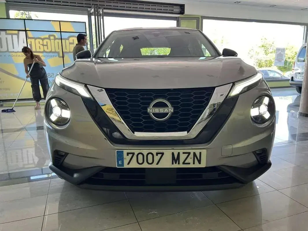 Usado Nissan Juke Acenta 114 CV (83 kW) 2025 Gris SUV