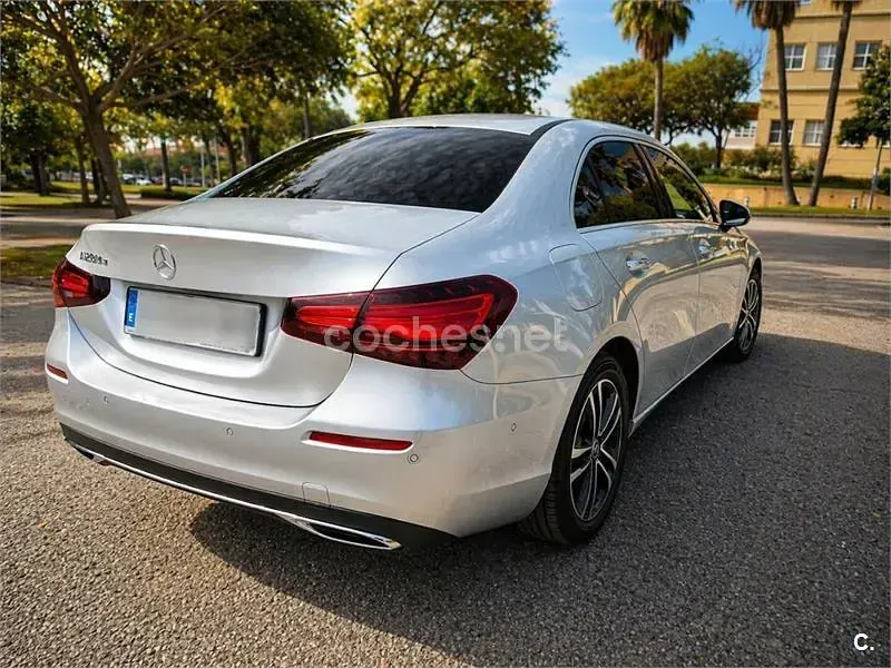 Usado Mercedes A250 218 CV (160 kW) 2024 Gris / plata Berlina