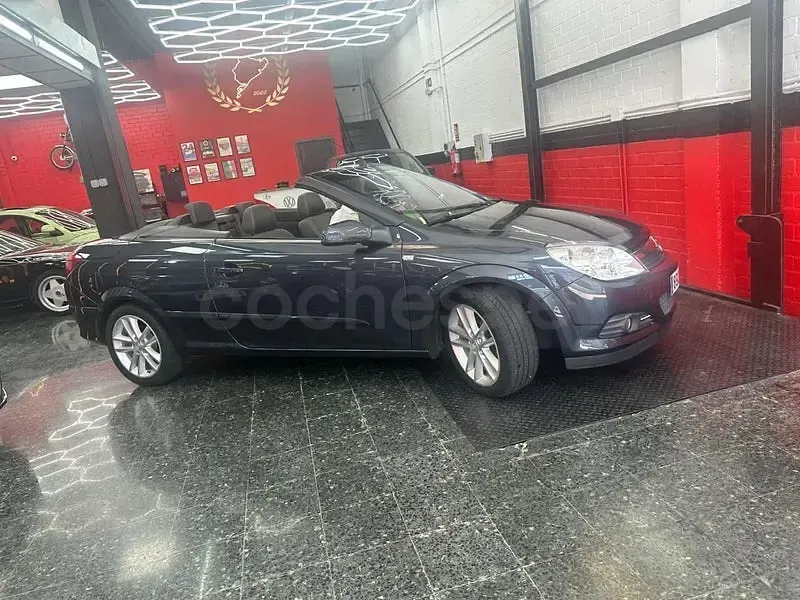 Usado Opel Astra Cosmo 140 CV (102 kW) 2008 Azul Descapotable