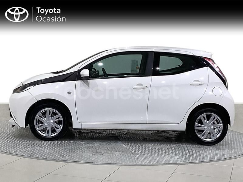 Usado Toyota Aygo X-play 69 CV (50 kW) 2017 Blanco Utilitario
