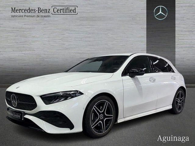 Usado Mercedes A180 AMG line 136 CV (100 kW) 2025 Blanco polar