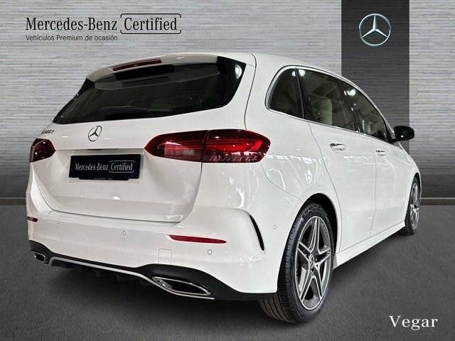 Usado Mercedes B200 AMG line 150 CV (110 kW) 2025 Blanco Monovolumen