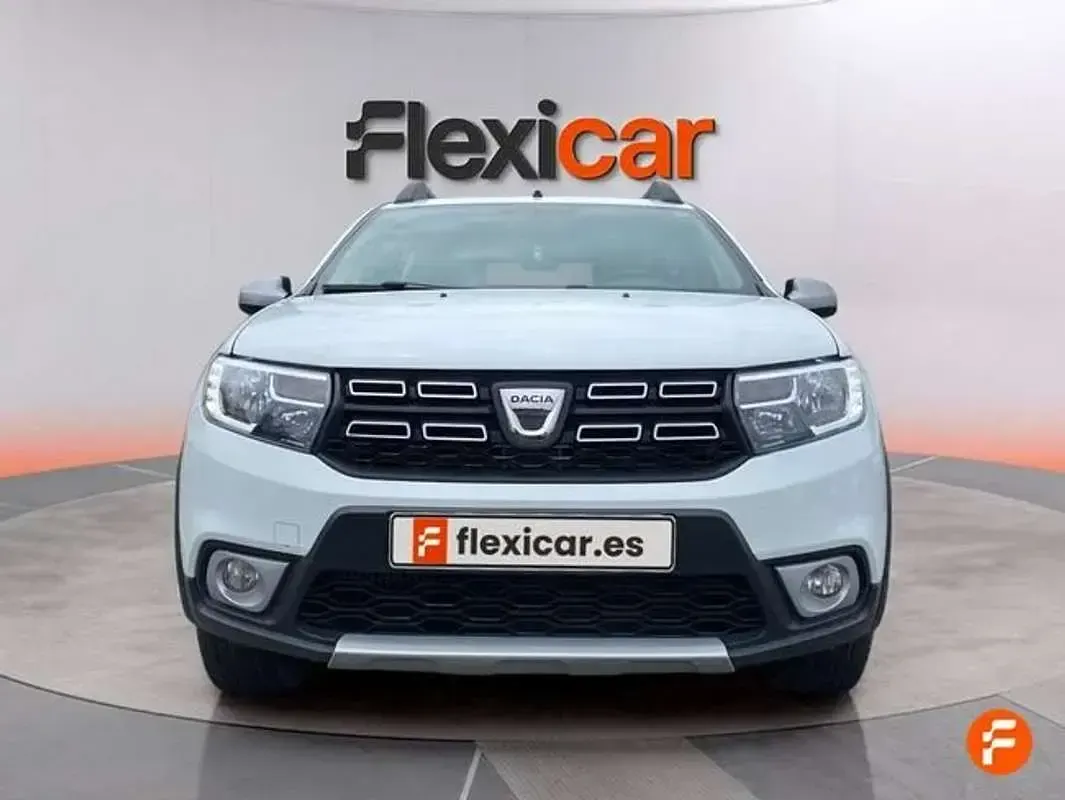 Używany Dacia Sandero Essentiel 90 KM (66 kW) 2020 Biały Hatchback