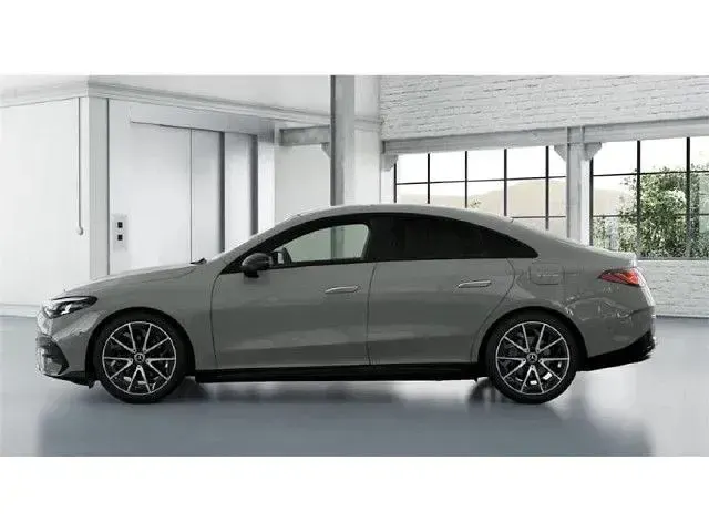 Nuevo Mercedes CLA180 AMG line 156 CV (114 kW) 2026 Manufaktur gris alpino Berlina