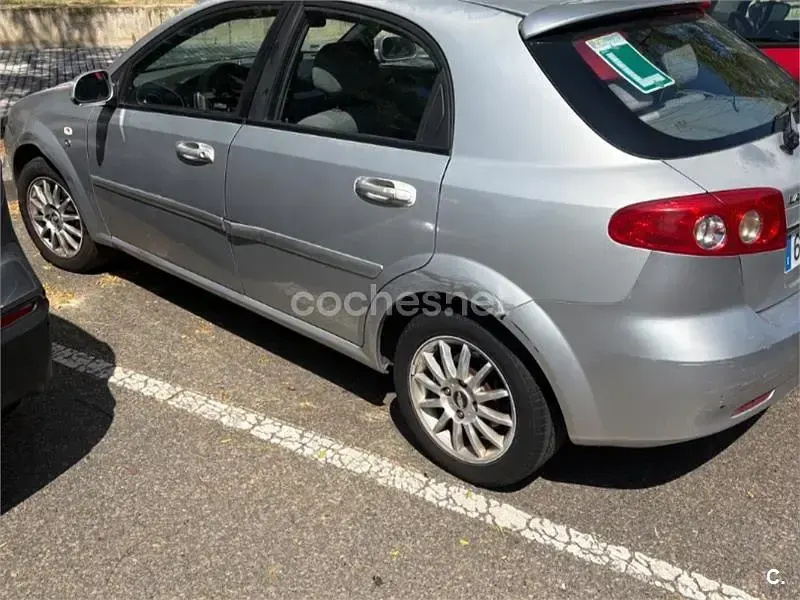 Usado Chevrolet Lacetti CDX 109 CV (80 kW) 2005 Gris / plata Berlina