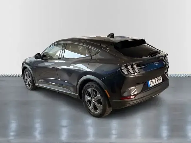 Usado Ford Mustang Mach-E 216 kW (294 CV) 2022 Gris SUV