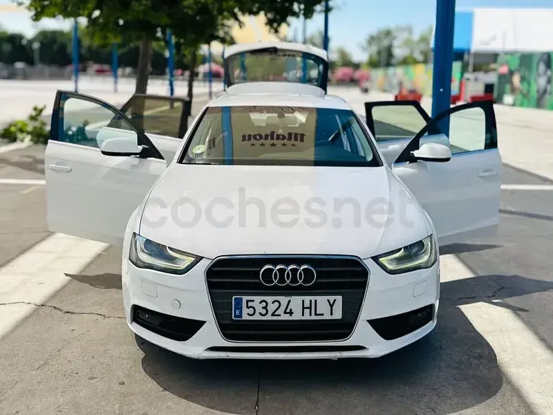 Usado Audi A4 136 CV (100 kW) 2012 Blanco Familiar