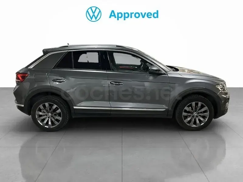 Usado VW T-Roc Sportline 150 CV (110 kW) 2022 Gris / plata SUV