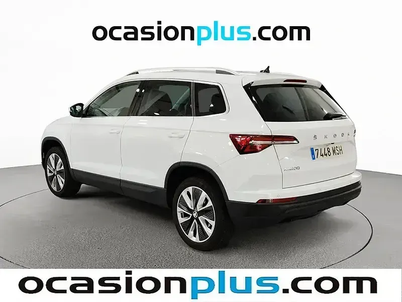 Usado Skoda Karoq Ambition 110 CV (80 kW) 2024 Blanco SUV