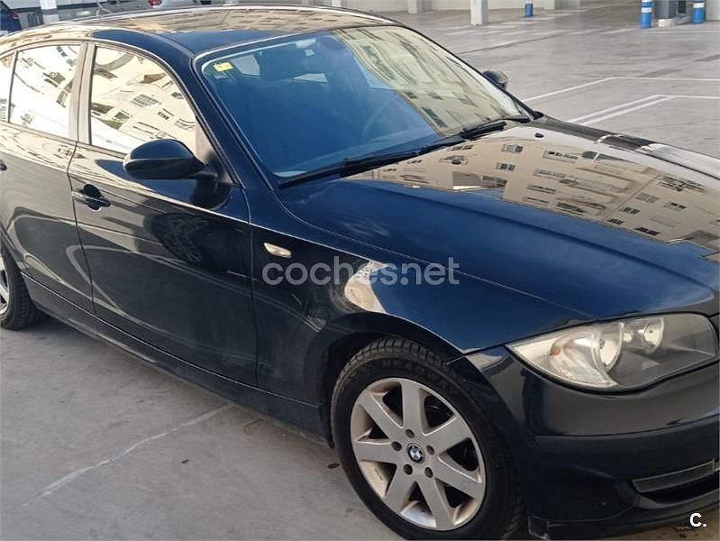 Usado BMW 118 122 CV (89 kW) 2008 Negro Utilitario
