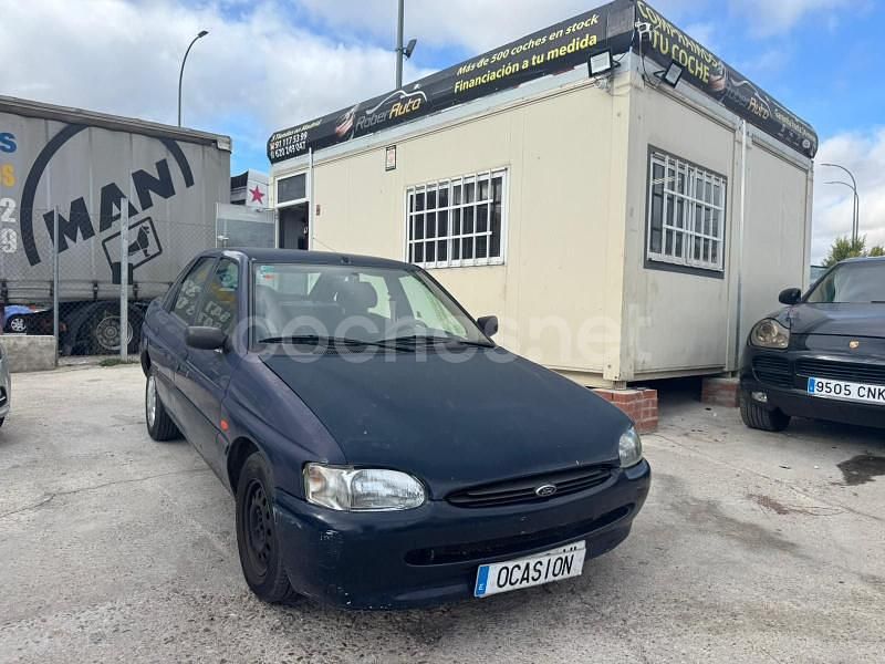 Azul Usado 1998 Ford Escort Berlina | 999 € - Imagen 1/4