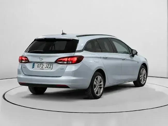 Usado Opel Astra Selective 110 CV (80 kW) 2017 Gris Familiar