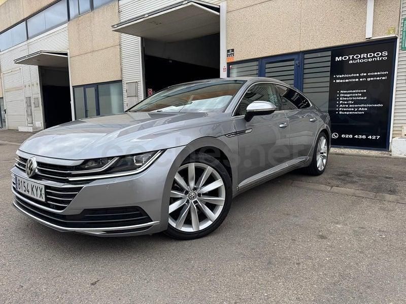 Usado VW Arteon Elegance 150 CV (110 kW) 2019 Gris / plata Utilitario