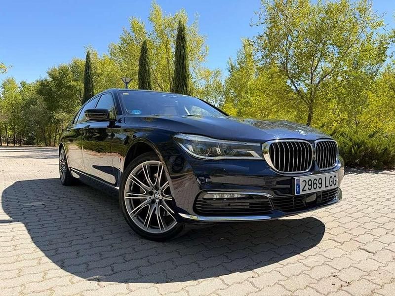Używany BMW 745e Comfort Edition 394 KM (289 kW) 2020 Niebieski Sedan/Limuzyna