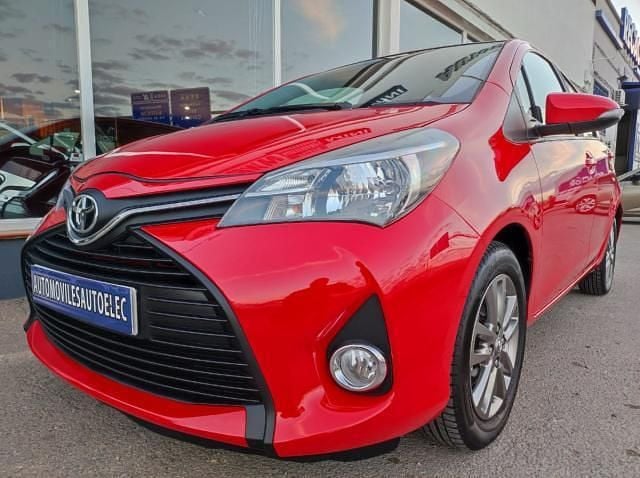Rojo Usado 2016 Toyota Yaris Cool Berlina | 11.300 € (Precio justo) - Imagen 1/4