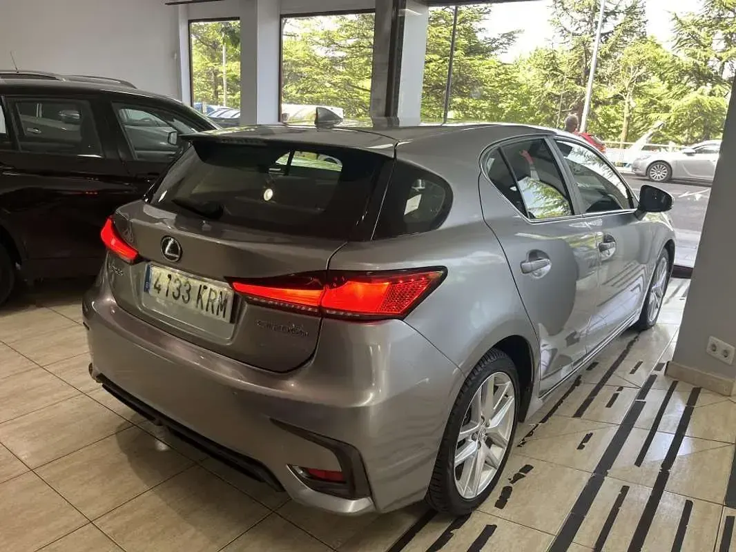 Usado Lexus CT200h Sport Line 136 CV (100 kW) 2018 Beige Utilitario