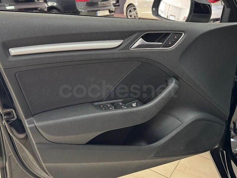 Usado Audi A3 Ambiente 122 CV (89 kW) 2013 Negro Berlina