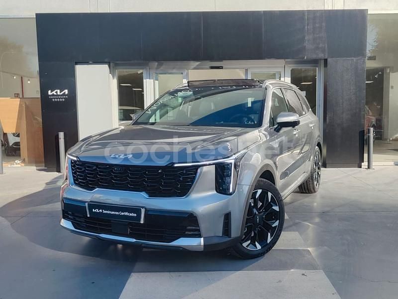 Gris / plata Usado 2025 Kia Sorento SUV | 52.000 € (Precio justo) - Imagen 1/4