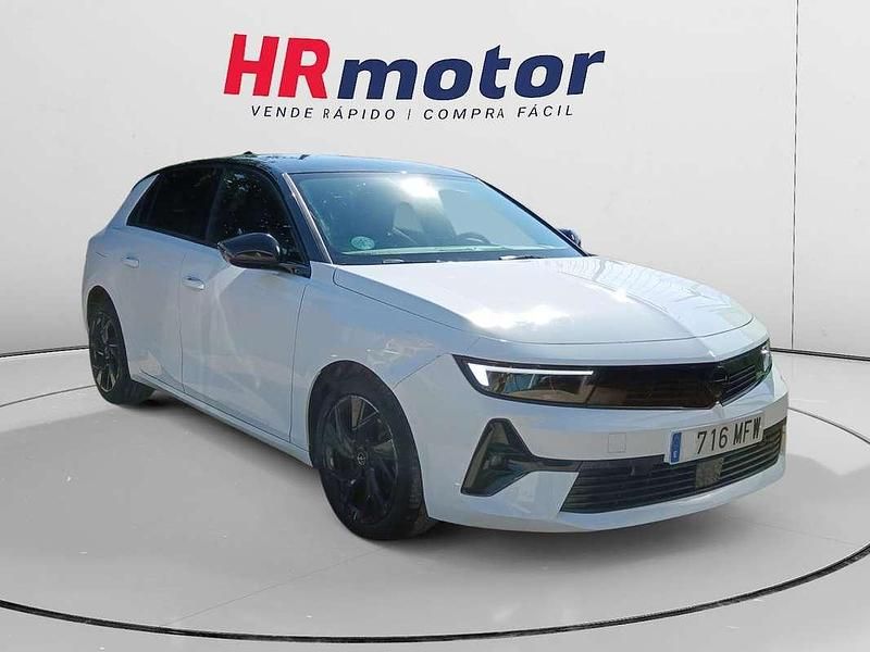 Blanco Usado 2023 Opel Astra GS Line Utilitario | 15.290 € (Precio justo) - Imagen 1/4
