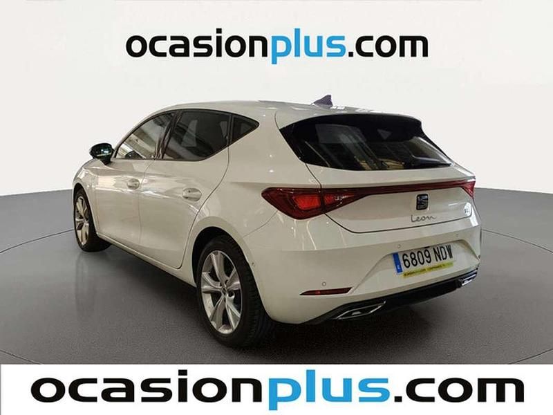 Usado Seat Leon FR 150 CV (110 kW) 2025 Blanco Utilitario