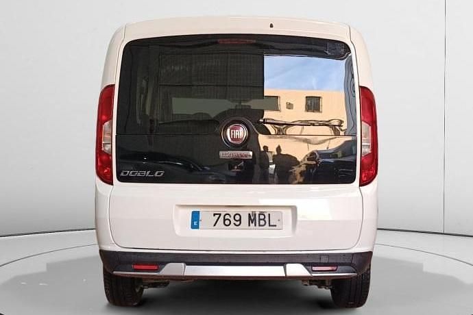 Usado Fiat Doblò Trekking 120 CV (88 kW) 2022 Monovolumen