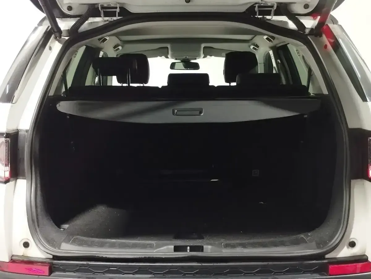 Käytetty Land Rover Discovery Sport SE 179 HP (131 kW) 2017 Valkoinen Katumaasturi