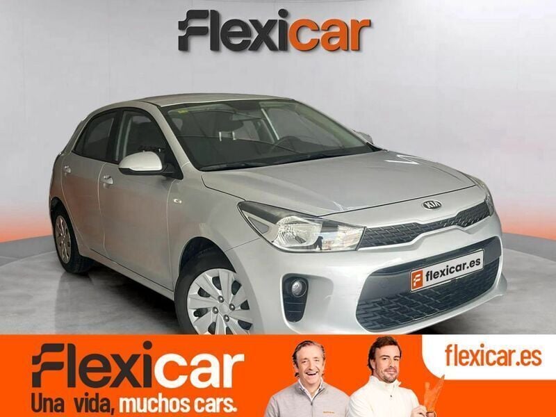 Gris Usado 2018 Kia Rio Berlina | 10.490 € (Precio justo) - Imagen 1/4
