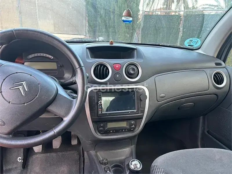 Usado Citroën C3 61 CV (44 kW) 2007 Gris / plata Berlina