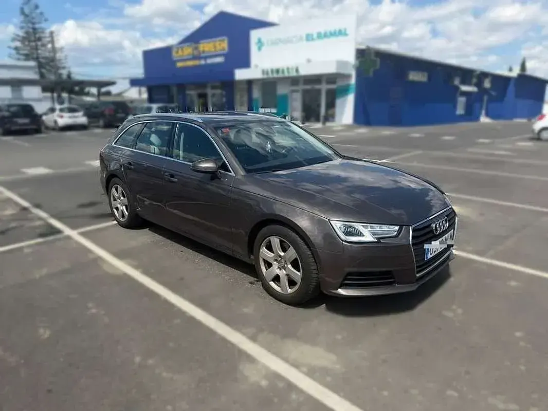Usado Audi A4 Design 190 CV (139 kW) 2018 Marrón Familiar