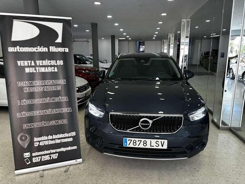 Usado Volvo XC40 Momentum 163 CV (119 kW) 2021 Azul SUV