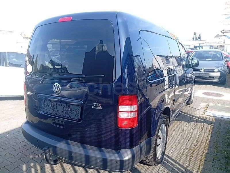 Usado VW Caddy Maxi Comfortline 102 CV (75 kW) 2014 Azul Monovolumen