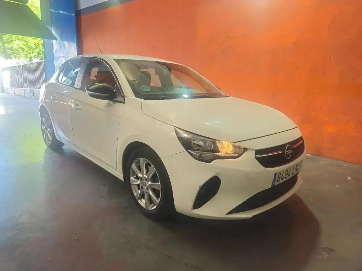 Używany Opel Corsa Edition 102 KM (75 kW) 2021 Biały Hatchback