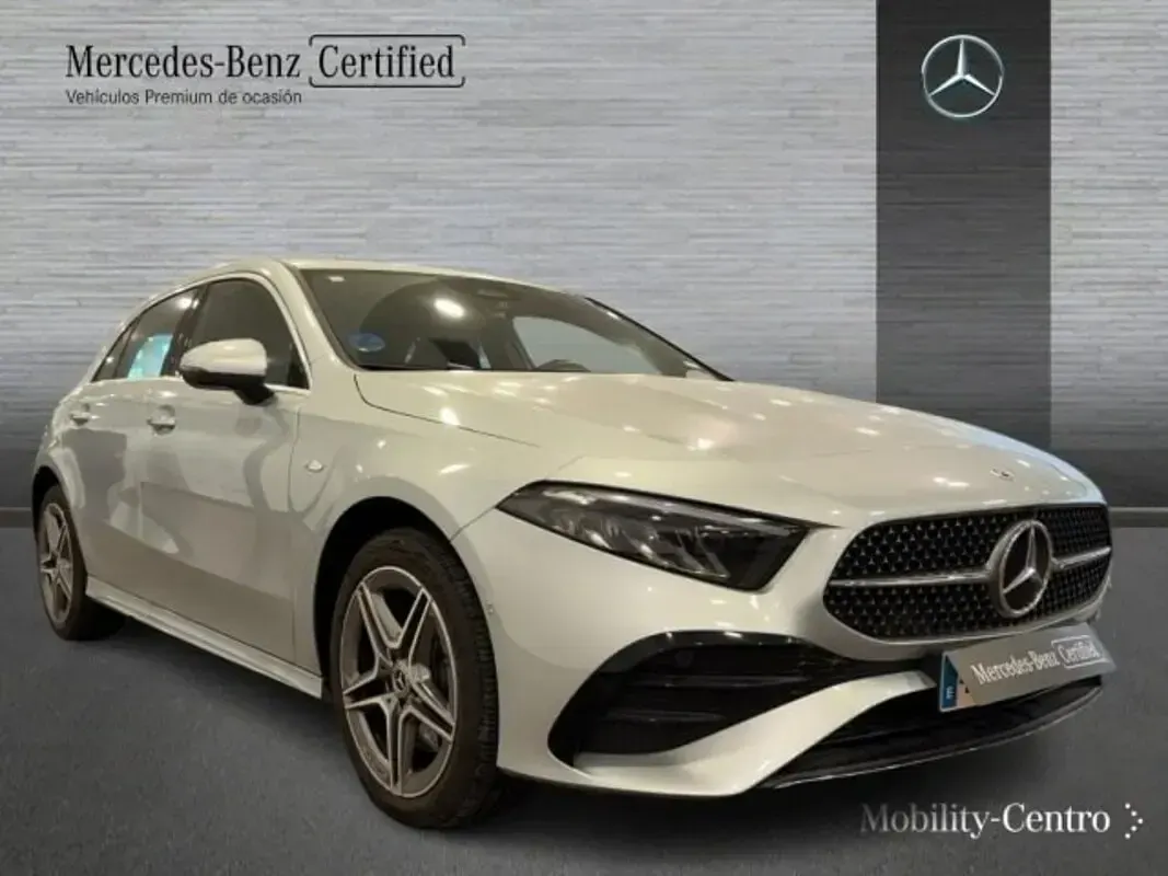 Usado Mercedes A250 163 CV (119 kW) 2025 Plata hightech