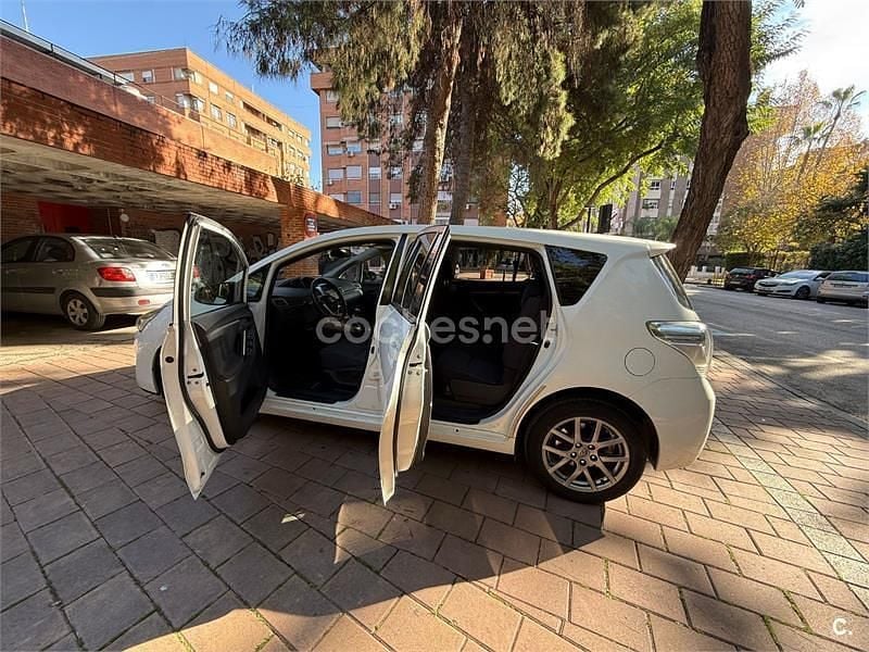 Usado Toyota Verso Advance 124 CV (91 kW) 2014 Blanco Monovolumen