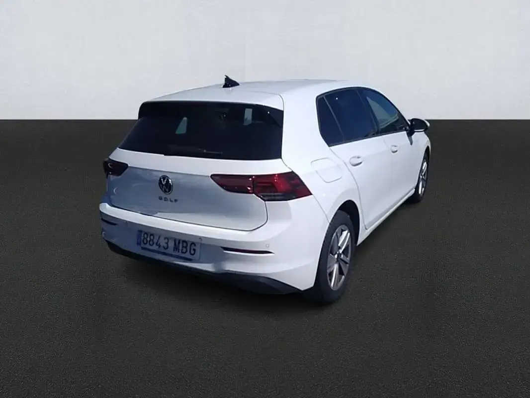 Usado VW Golf VIII Life 131 CV (96 kW) 2022 Blanco Utilitario